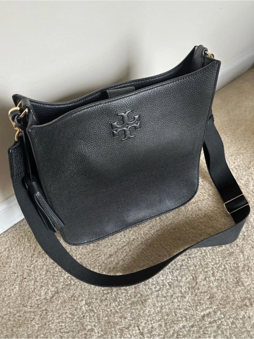 Tory Burch Black Pebbled Leather Logo Crossbody - Picture 2 of 7